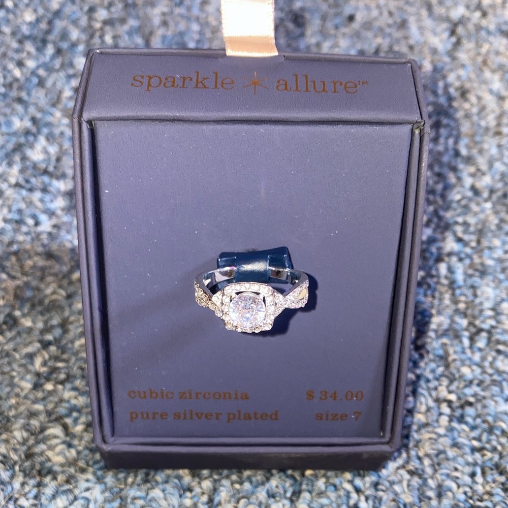 Sparkle Allure ring